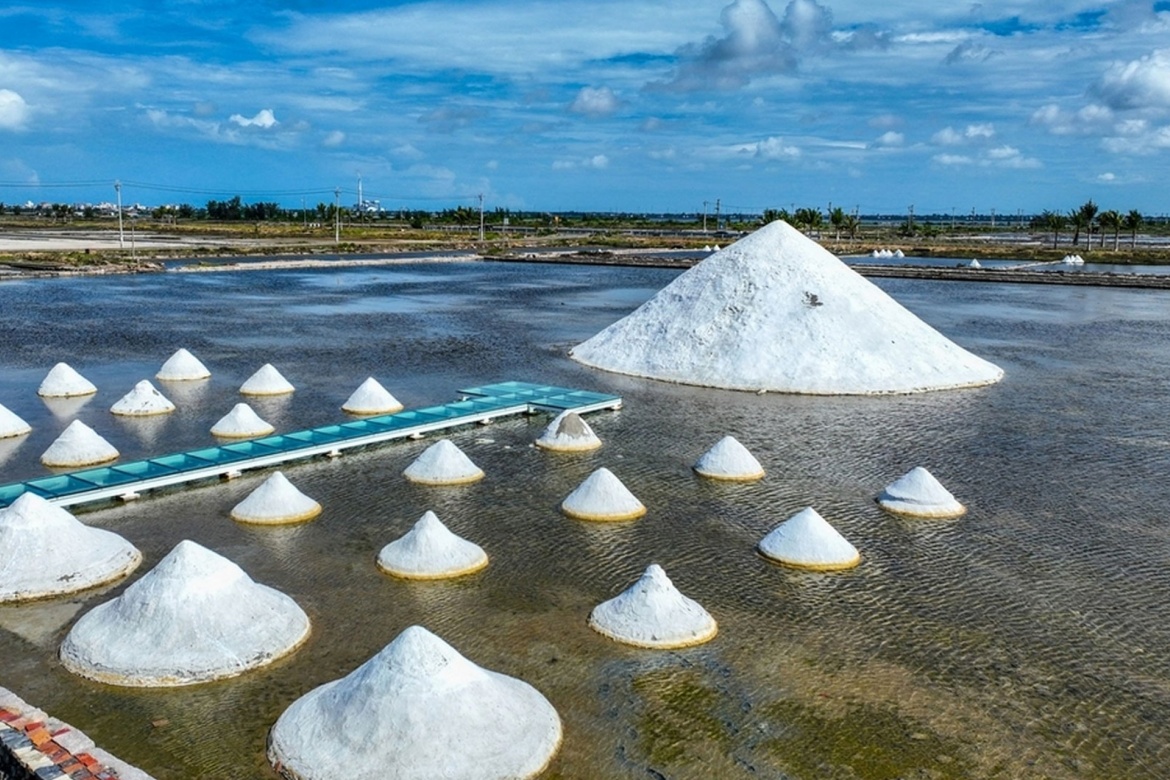 Yinggehai Salt Farm